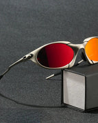 Red / Titanium