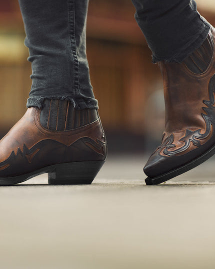 Men's Pointed-Toe Western Boots with Stitched Detail