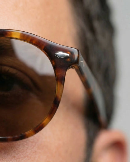 Men's Polarized Sunglasses with a Classic Round Frame