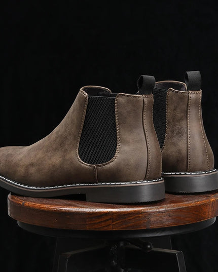 Men's Round-Toe Chelsea Boots with a Back Pull Tab