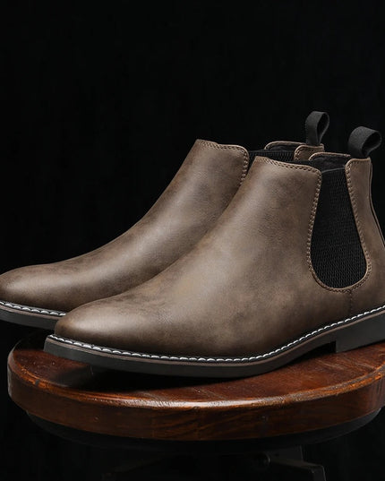 Men's Round-Toe Chelsea Boots with a Back Pull Tab