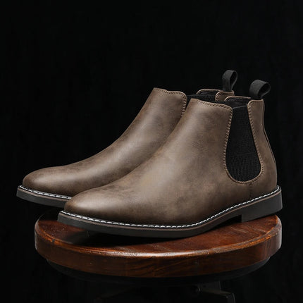 Men's Round-Toe Chelsea Boots with a Back Pull Tab