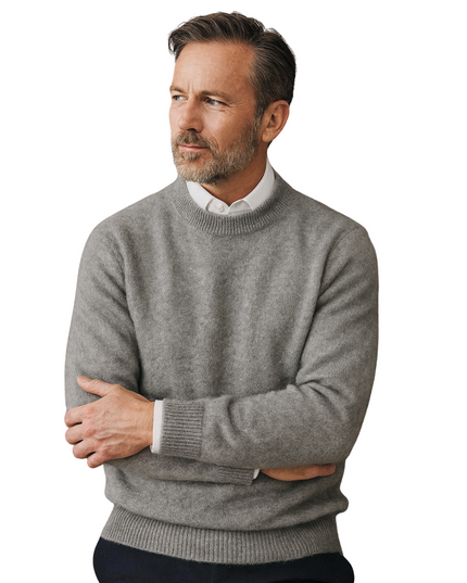 Men's Soft Pullover with Raglan Seams and a Ribbed Hem