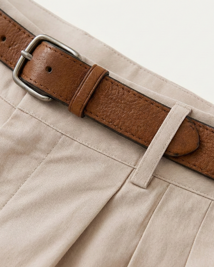 Men's Turn-Up Cuff Shorts with a Pleated Front