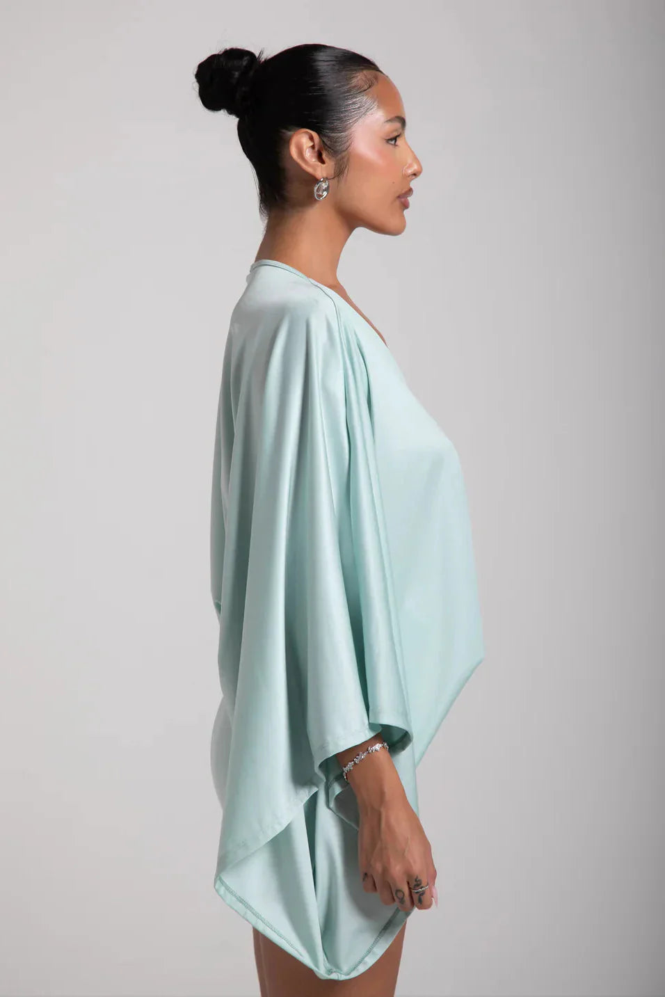 Women's Cape Sleeve Flowy Cocktail Party Mini Dress