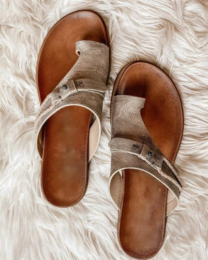 Women's Crisscross Flat Sandals with a Toe Loop