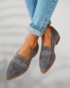 Gray / US 7 / AU 5