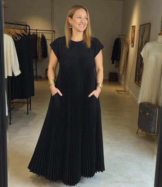 Women's Maxi Dress with Fine Pleats and Side Pockets