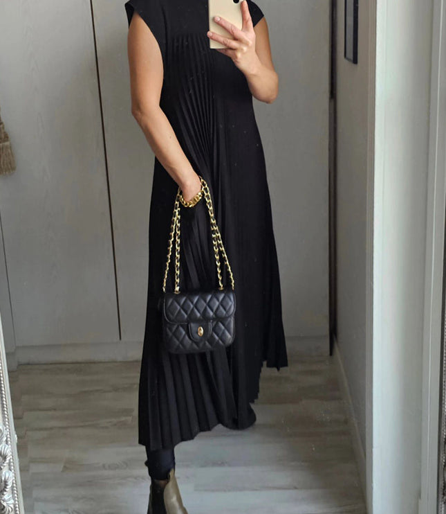 Women's Maxi Dress with Fine Pleats and Side Pockets