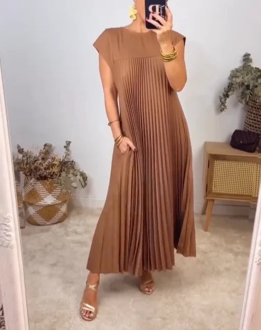 Women's Maxi Dress with Fine Pleats and Side Pockets