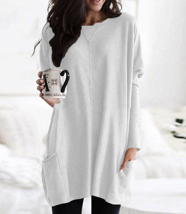 Women's Oversized Knit Dress with a Round Neck and Pockets