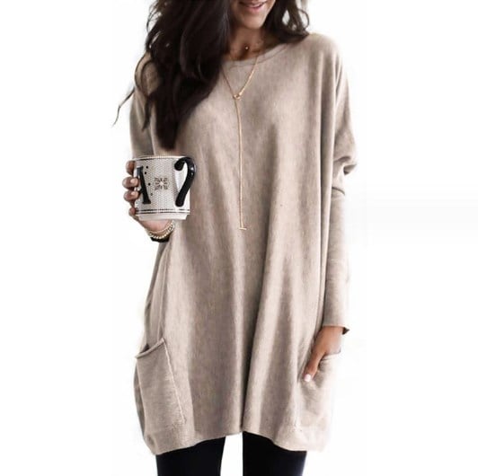 Women's Oversized Knit Dress with a Round Neck and Pockets