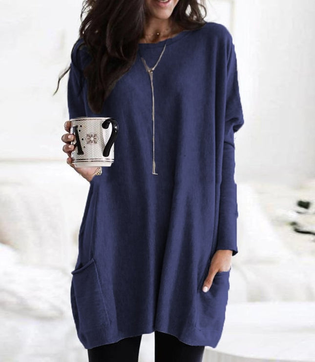 Women's Oversized Knit Dress with a Round Neck and Pockets