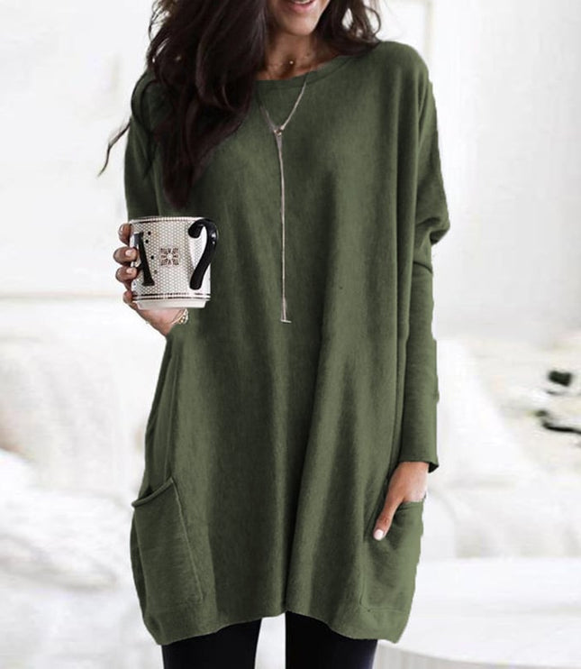 Women's Oversized Knit Dress with a Round Neck and Pockets