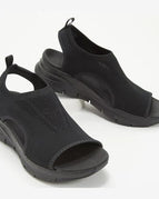 Black / 35