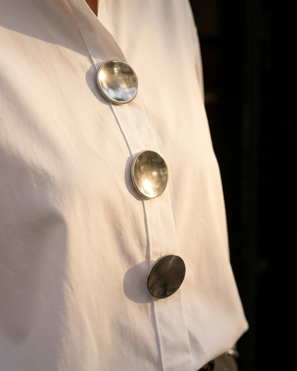 Women's Relaxed Fit Oversized Button-Down Blouse