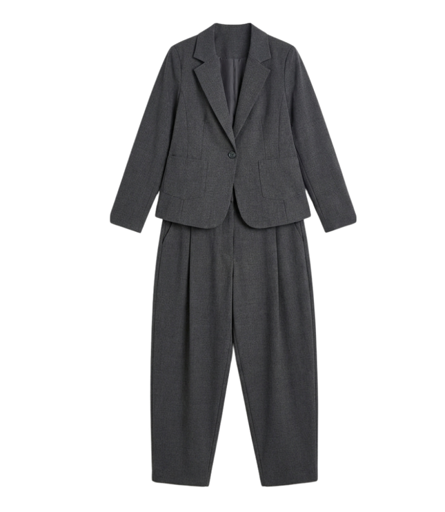 Women's Relaxed Suit Set Blazer and Tapered Trousers
