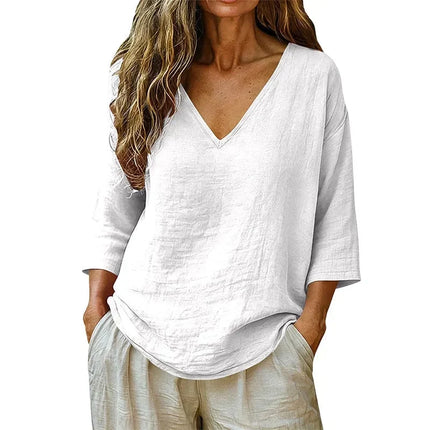 Women's Relaxed V-Neck 3/4 Sleeve Curved Hem Blouse