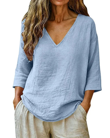 Women's Relaxed V-Neck 3/4 Sleeve Curved Hem Blouse