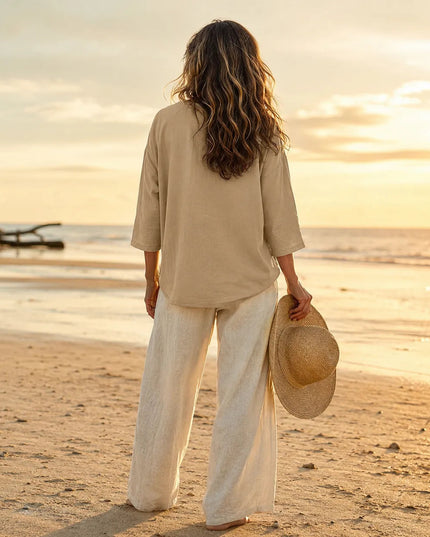 Women's Relaxed V-Neck 3/4 Sleeve Curved Hem Blouse
