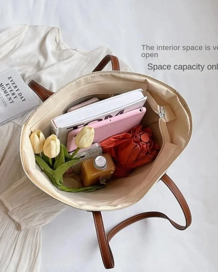 Women's Straw Tote Bag in a Two-Tone Weave