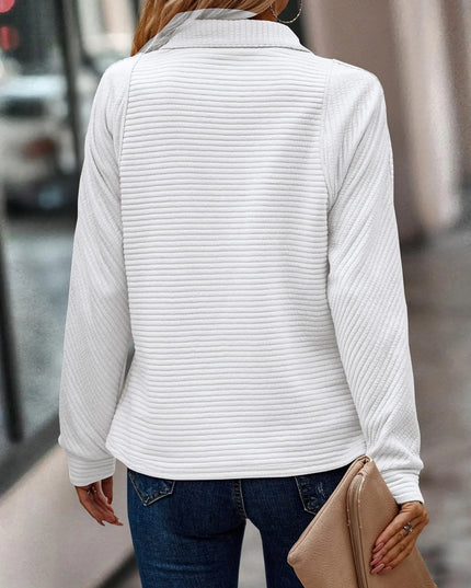 Women's Zip-Neck Ribbed Sweater with a Point Collar